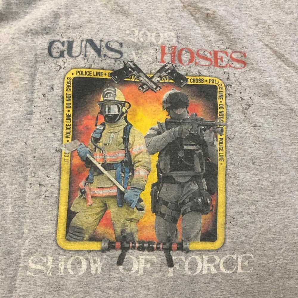 2009 Guns vs Hoses ‘Show of Force’ Graphic Tee - Picture 4 of 5